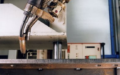 激光焊接位置對焊縫質(zhì)量的影響分析：平焊、橫焊、垂直焊工藝對比